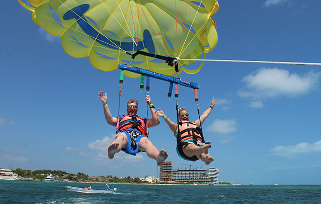 Parasailing in cancun