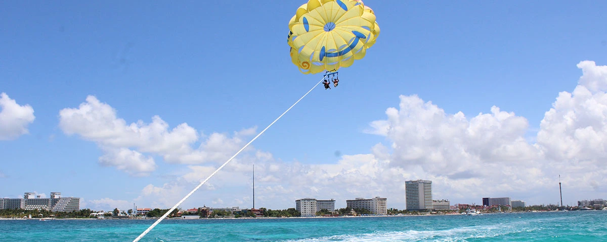  Parasailing in Cancun Experience